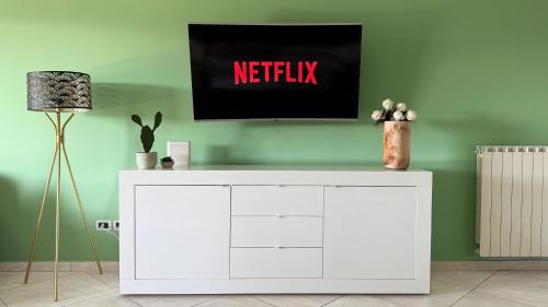 Μια τηλεόραση ή/και κέντρο ψυχαγωγίας στο Green House