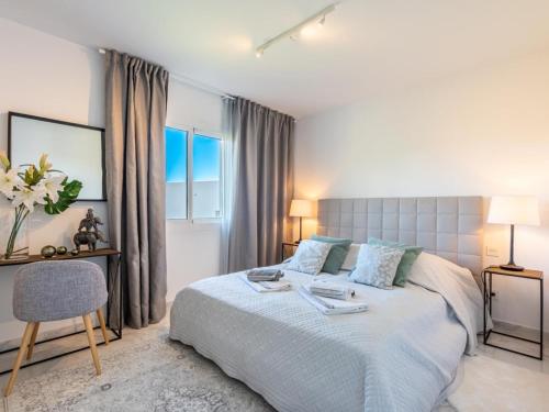 Azahara 1 8B Beautiful apartment frontline golf in popular Aloha