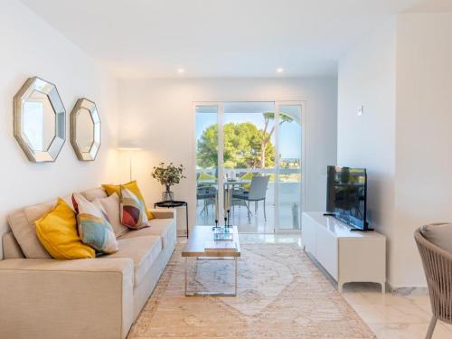 Azahara 1 8B Beautiful apartment frontline golf in popular Aloha