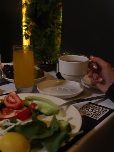 Jídlo v hotelu nebo okolí