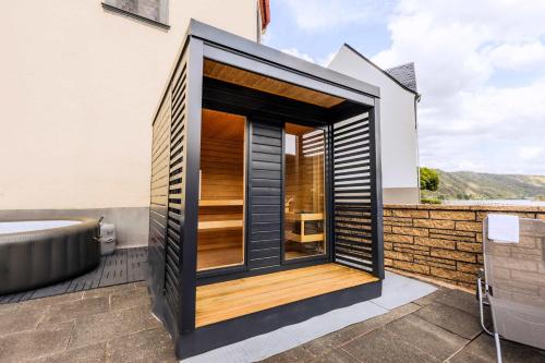 En balkon eller terrasse på Villa Klosterschenke Sauna Whirlpool Game Room