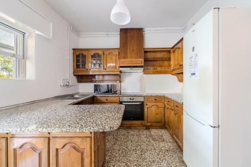 Urban Moura Flat by House and People