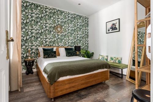 Modern 3BR w/ Terrace & BBQ – Near Tram 28 | By Airnest