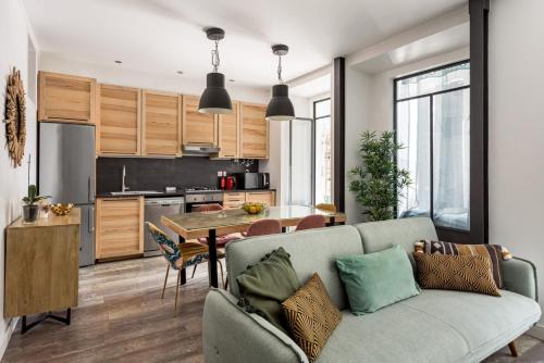 Modern 3BR w/ Terrace & BBQ – Near Tram 28 | By Airnest