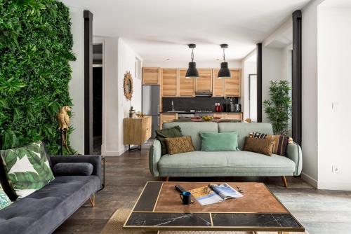 Modern 3BR w/ Terrace & BBQ – Near Tram 28 | By Airnest