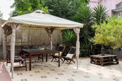 Modern 3BR w/ Terrace & BBQ – Near Tram 28 | By Airnest