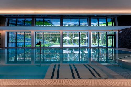 SZUMY PARK Hotel & Restaurant — Swimming pool