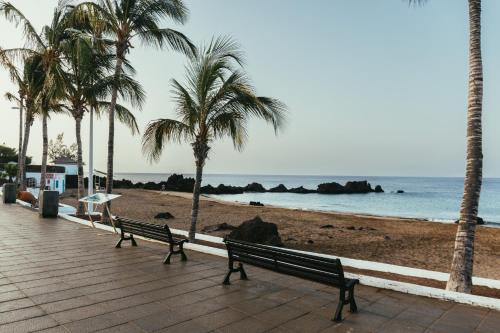 Playa Chica - Comfy & Fresh Apt 2 min to Beach