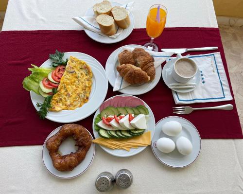 Jídlo v hotelu nebo okolí