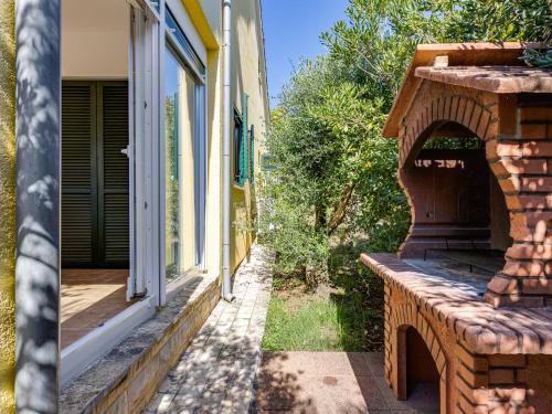 Villa Yellow House by Interhome