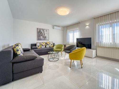 Apartment Damir-1 by Interhome