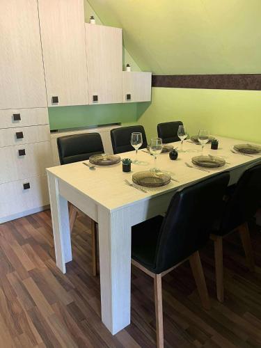Foto de la galeria de Mecsek apartman a Pécs