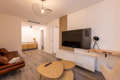 City Center Apartment with Parking - 2stay