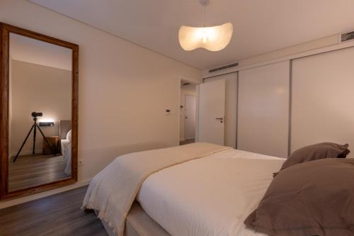 City Center Apartment with Parking - 2stay
