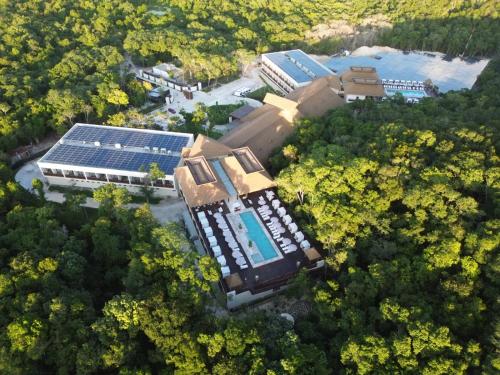 La alberca dentro o cerca de Hotel Mundo Maya Calakmul