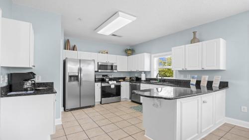 Η κουζίνα ή μικρή κουζίνα στο 322 The Havens villa