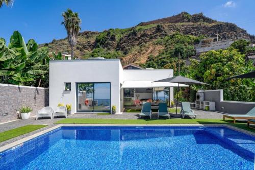 Villa Graycis House by Villa Plus