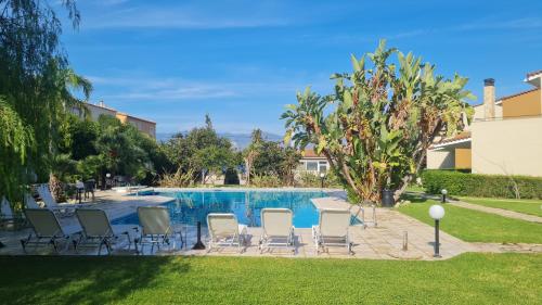 Bazén v ubytování Megusta Apartments selianitika nebo v jeho okolí