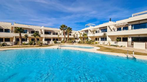 Private jacuzzi, heated pool, AC, garage, 250m beach,