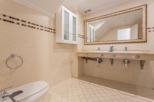 Ένα μπάνιο στο Obsidian Canarysol Los Cristianos