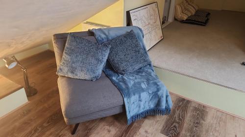 Χώρος καθιστικού στο Cosy Suite with Private Access in London Putney