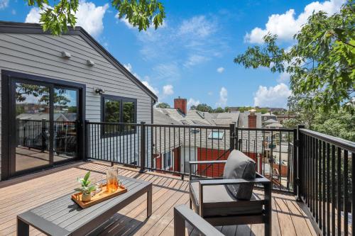 Balkón nebo terasa v ubytování 3BR3Bth Penthouse 2 Parking Spaces TD MIT Harvard