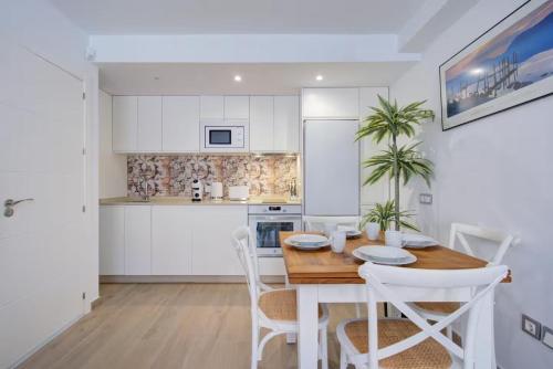 Home4U San Antonio - 1 min Walk to Beach