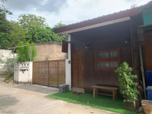 Budova, kde se penzion – hostinec nachází