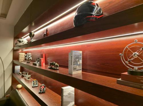 Παροχές για τσάι/καφέ στο The F1 Scene Designer Apartment With120 Inch