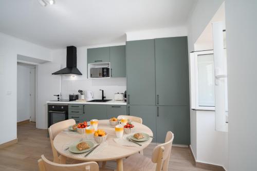 Sunset Apartment, Town Centre