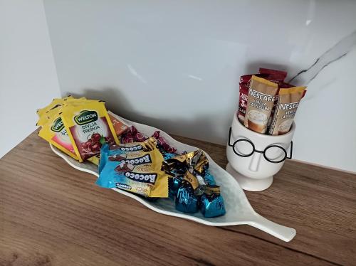 Makanan di atau berdekatan apartmen