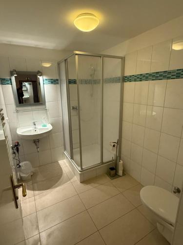 Ένα μπάνιο στο Attika Hotel