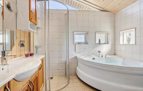 Koupelna v ubytování SJ307-Borkop-Niels-Pedersensvej-11