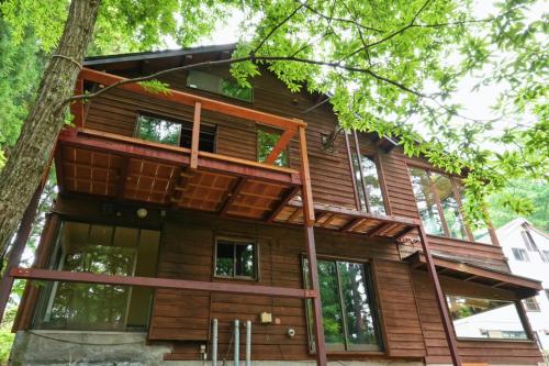 Warm Spacious Forest Chalet & Private Onsen