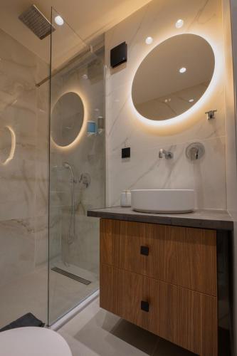 Aristotelous rooms Konstantinos