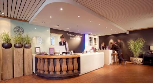 The lobby or reception area at Clarion Collection Hotel With