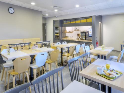 Restoran atau tempat lain untuk makan di B&B HOTEL Marseille Les Ports