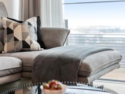 Penthouse Apartment with Rooftop Pool and Terrace City Views