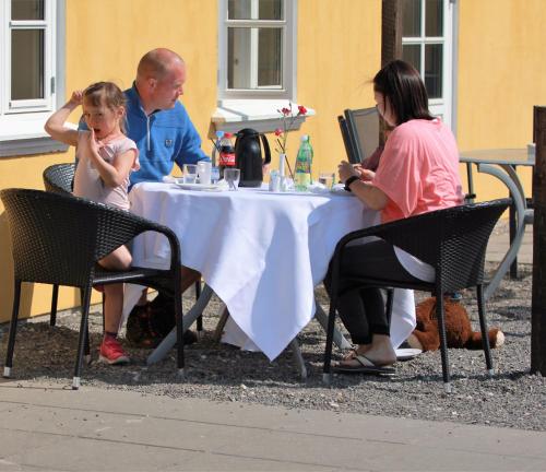 Photo de la galerie de l'établissement Camping & Feriecenter Samsø, à Kolby