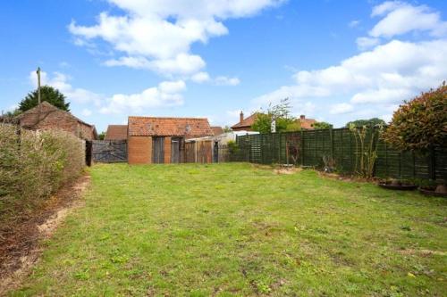 Entire three bed house in wigginton, York photo 11