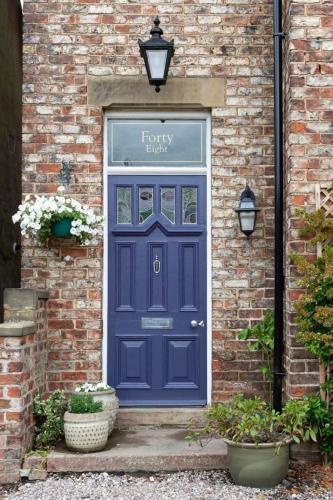 Entire three bed house in wigginton, York photo 13