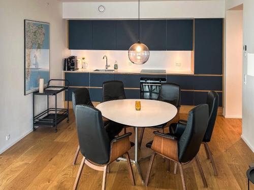 Una cocina o kitchenette en 5 star holiday home in Aarhus C