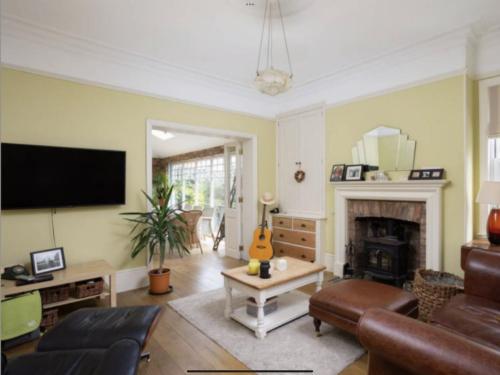 Entire three bed house in wigginton, York photo 6