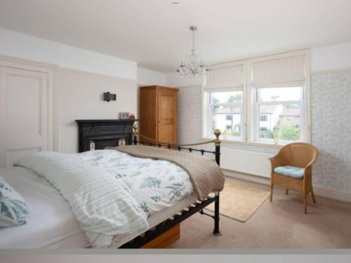 Entire three bed house in wigginton, York photo 8