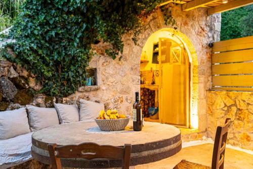 Zois & Mavretta House