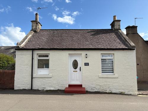 Το κτήριο όπου στεγάζεται  η παραθεριστική κατοικία