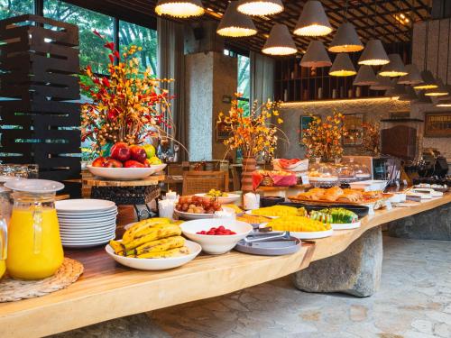 Comida en o cerca de este hotel