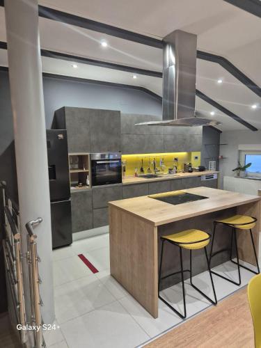 Apartments with WiFi Crikvenica - 16451