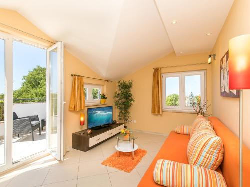 Apartments with parking space Porec - 6923