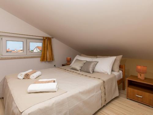 Apartments with parking space Porec - 6923